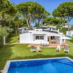 Villa Balaia By *